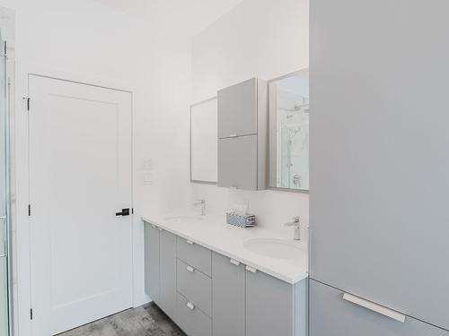 Bathroom - 553 Av. Des Érables, Coaticook, QC - Indoor