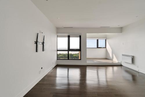 Living room - 2000-380 Grande Allée O., Québec (La Cité-Limoilou), QC - Indoor Photo Showing Other Room