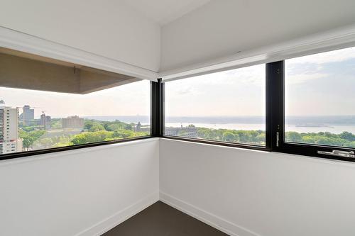 Office - 2000-380 Grande Allée O., Québec (La Cité-Limoilou), QC - Indoor Photo Showing Other Room