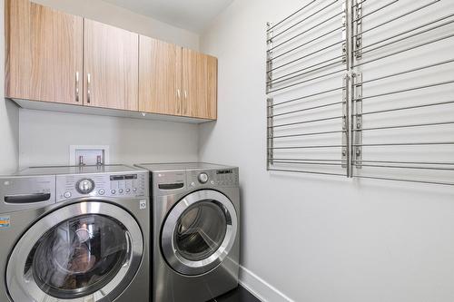 Laundry room - 3053 Rue Des Nénuphars, Marieville, QC - Indoor Photo Showing Laundry Room