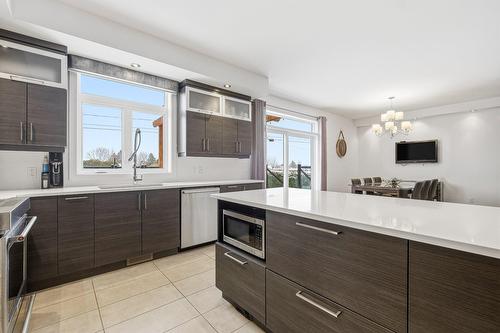 Kitchen - 3053 Rue Des Nénuphars, Marieville, QC - Indoor Photo Showing Kitchen With Upgraded Kitchen