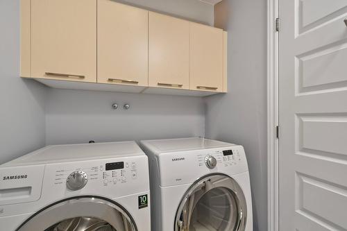 Laundry room - 3200 Rue Des Monarques, Longueuil (Saint-Hubert), QC - Indoor Photo Showing Laundry Room