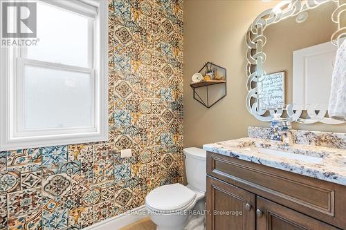 4 Trinity Court, Belleville (Belleville Ward), ON - Indoor Photo Showing Bathroom