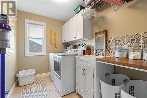 4 Trinity Court, Belleville (Belleville Ward), ON - Indoor Photo Showing Laundry Room