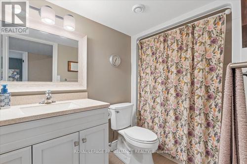 4 Trinity Court, Belleville (Belleville Ward), ON - Indoor Photo Showing Bathroom