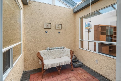 6-10084 Third St, Sidney, BC 