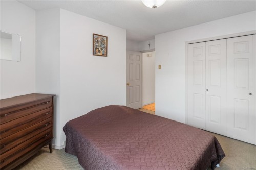 6-10084 Third St, Sidney, BC 