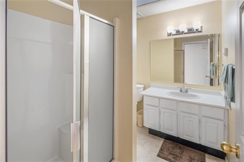 6-10084 Third St, Sidney, BC 