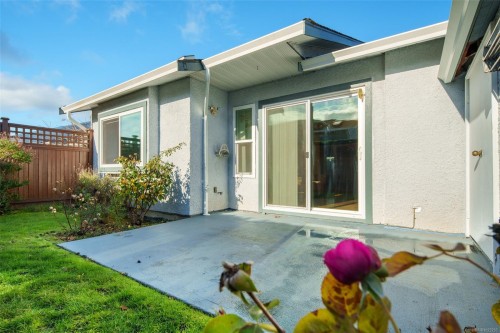 6-10084 Third St, Sidney, BC 