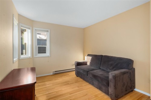 6-10084 Third St, Sidney, BC 