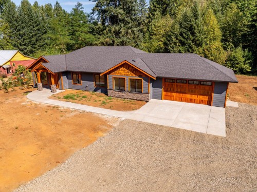 3368 Small Rd, Courtenay, BC 