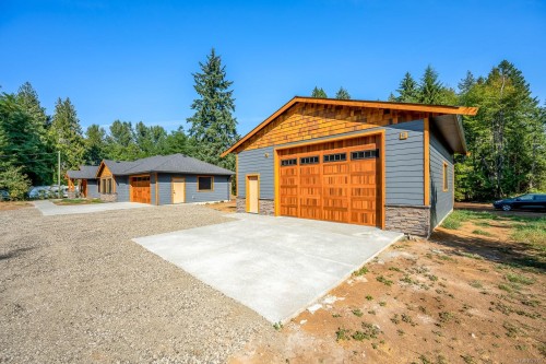 3368 Small Rd, Courtenay, BC 