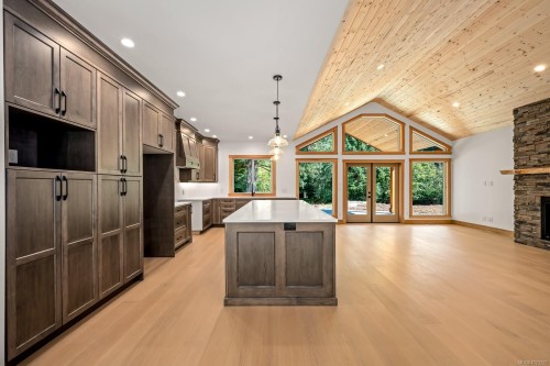 3368 Small Rd, Courtenay, BC 
