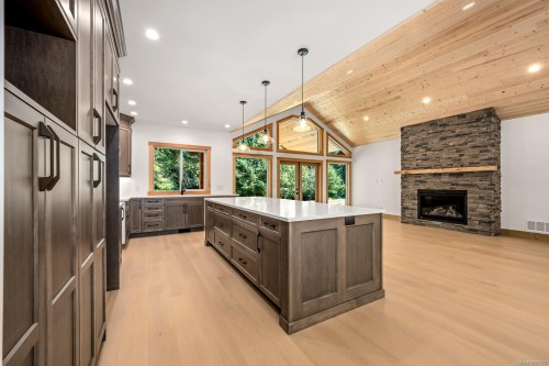 3368 Small Rd, Courtenay, BC 