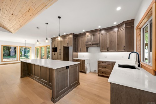 3368 Small Rd, Courtenay, BC 