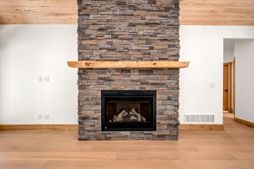 3368 Small Rd, Courtenay, BC 