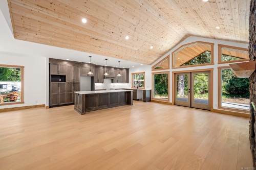 3368 Small Rd, Courtenay, BC 