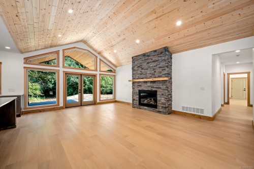 3368 Small Rd, Courtenay, BC 