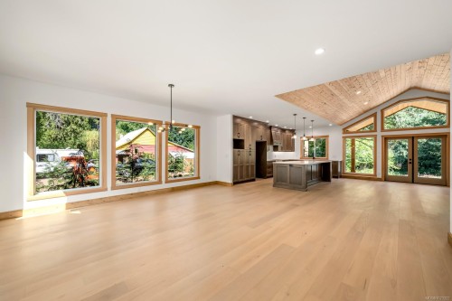 3368 Small Rd, Courtenay, BC 