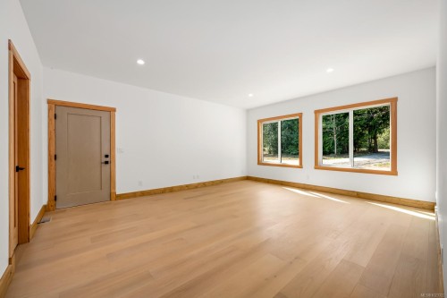 3368 Small Rd, Courtenay, BC 