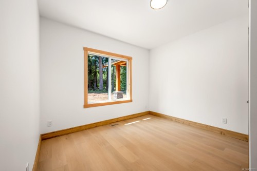 3368 Small Rd, Courtenay, BC 