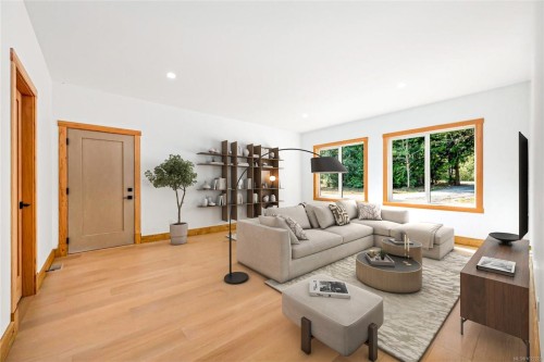 3368 Small Rd, Courtenay, BC 