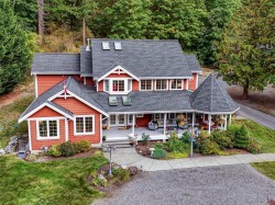 6583 Wallace Dr  Central Saanich, BC V8M 1J8