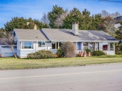 406 Beach Dr  Oak Bay, BC V8S 2M4