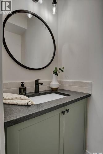 1401 Cairns Avenue, Saskatoon, SK - Indoor Photo Showing Bathroom