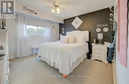 34 Willow Green Court, Kitchener, ON - Indoor Photo Showing Bedroom