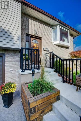 34 Willow Green Court, Kitchener, ON - Outdoor With Exterior