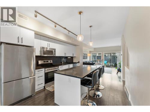 680 Old Meadows Road Unit# 69, Kelowna, BC - Indoor Photo Showing Kitchen With Stainless Steel Kitchen