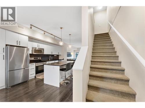 680 Old Meadows Road Unit# 69, Kelowna, BC - Indoor Photo Showing Kitchen With Stainless Steel Kitchen