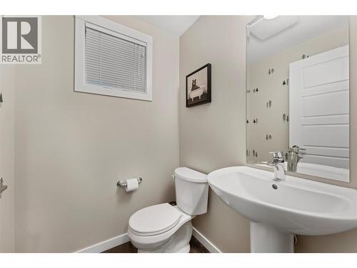 680 Old Meadows Road Unit# 69, Kelowna, BC - Indoor Photo Showing Bathroom