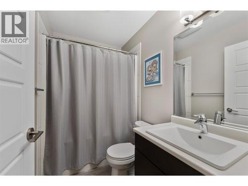 680 Old Meadows Road Unit# 69, Kelowna, BC - Indoor Photo Showing Bathroom