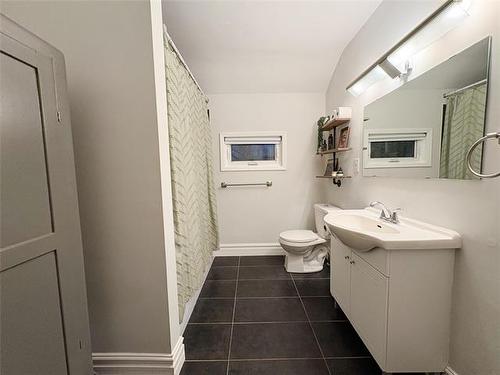 78 Arlington St, Winnipeg, MB 