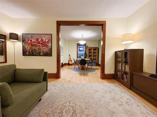 78 Arlington St, Winnipeg, MB 