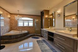 Salle de bains attenante à la CCP - 