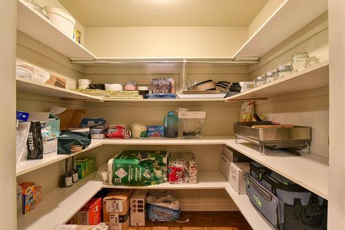 Rangement - 5 Rue Finch, Dollard-Des-Ormeaux, QC - Indoor With Storage