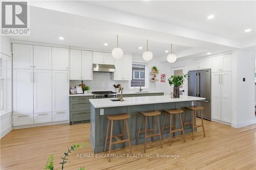 73 Arkell Street, Hamilton, ON - Indoor Photo Showing Kitchen With Upgraded Kitchen