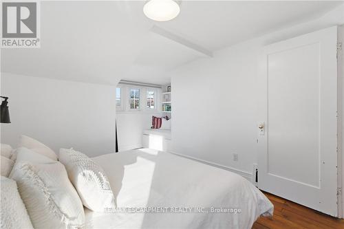 73 Arkell Street, Hamilton, ON - Indoor Photo Showing Bedroom