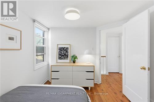 73 Arkell Street, Hamilton, ON - Indoor Photo Showing Bedroom