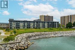 129 - 35 SOUTHSHORE CRESCENT  Hamilton, ON L8E 0J2