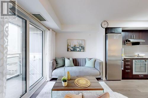 1110 - 255 Village Green Square, Toronto, ON - Indoor Photo Showing Kitchen