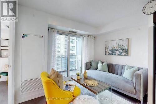 1110 - 255 Village Green Square, Toronto, ON - Indoor Photo Showing Living Room