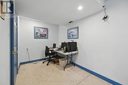 Office in basement c/b another bedroom - 