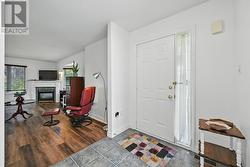 Foyer to liv/din rm - 