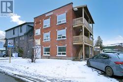 195 BALMORAL AVENUE N  Hamilton, ON L8L 2J7