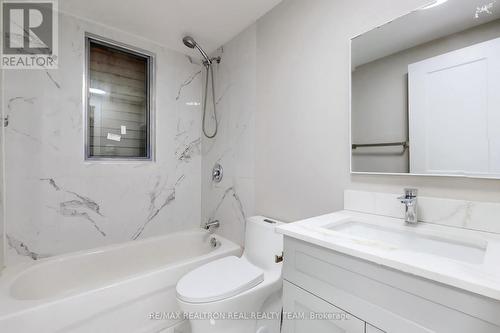 195 Balmoral Avenue N, Hamilton, ON - Indoor Photo Showing Bathroom