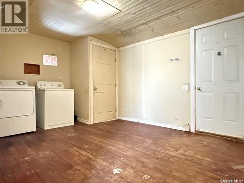 455 4Th Avenue E, Melville, SK - Indoor Photo Showing Laundry Room